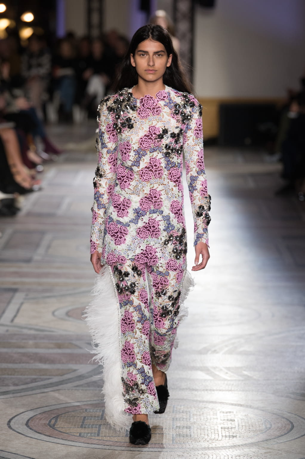 Fashion Week Paris Spring/Summer 2018 look 28 from the Giambattista Valli collection couture