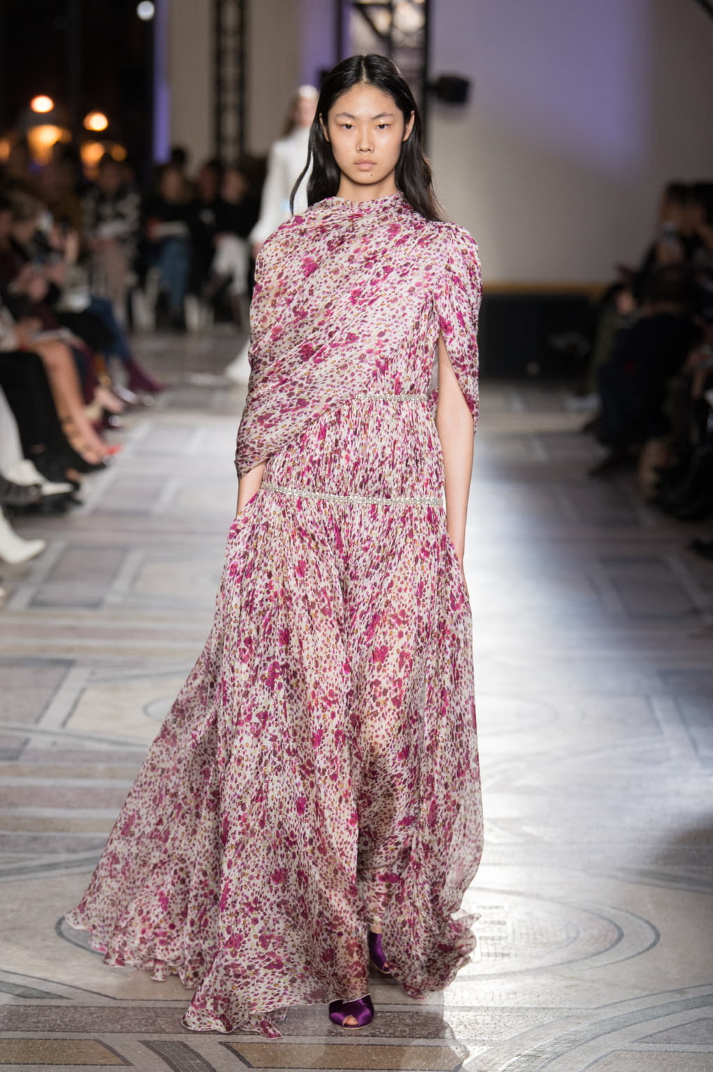 Fashion Week Paris Spring/Summer 2018 look 35 from the Giambattista Valli collection couture