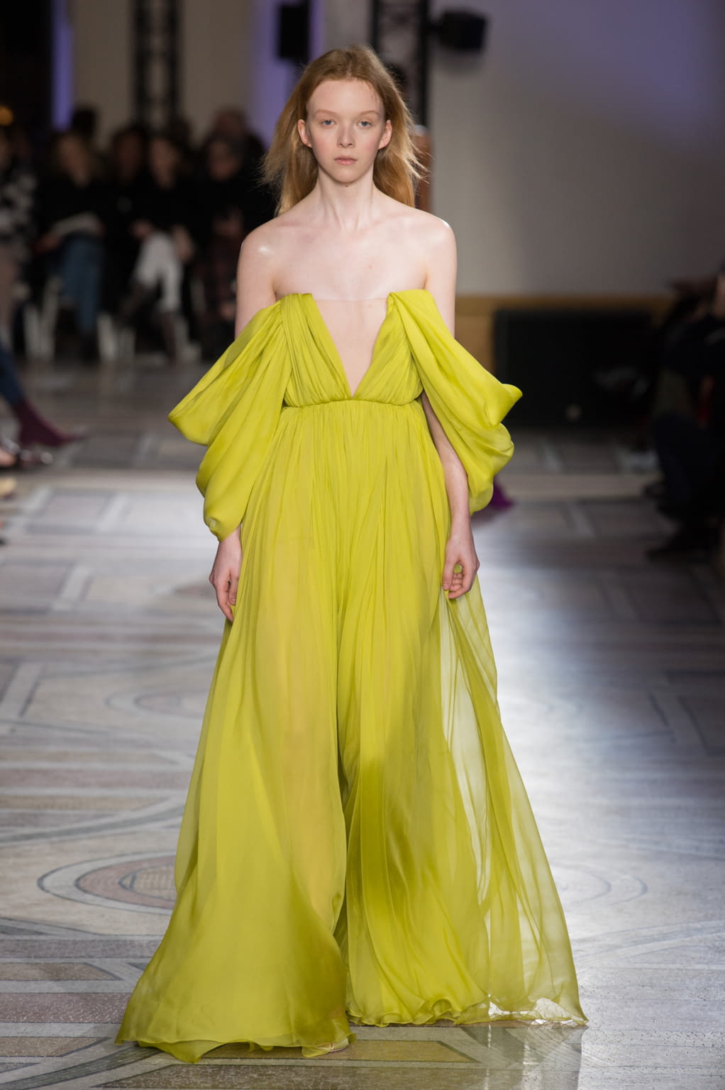 Fashion Week Paris Spring/Summer 2018 look 42 from the Giambattista Valli collection 高级定制