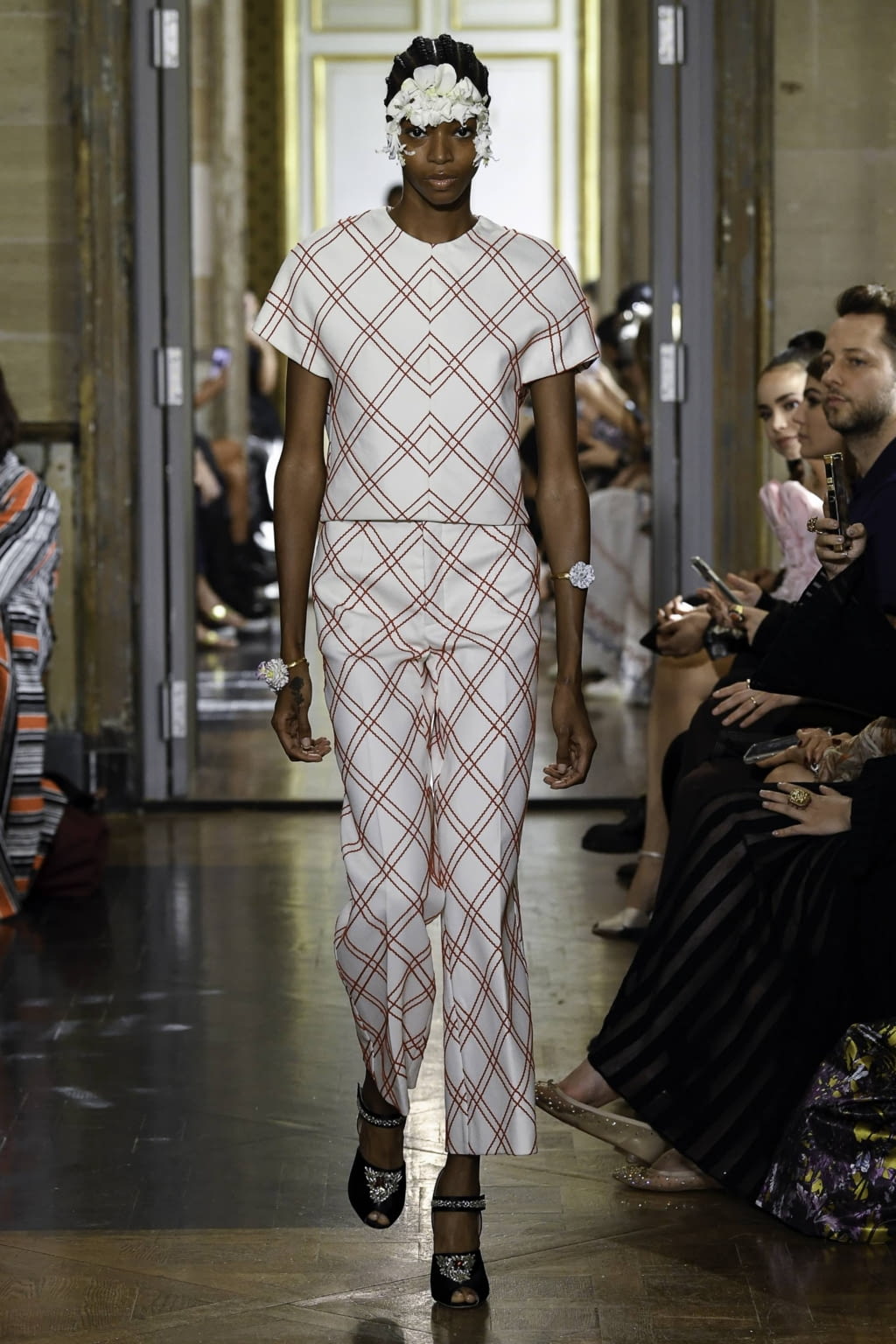 Fashion Week Paris Spring/Summer 2020 look 6 from the Giambattista Valli collection womenswear