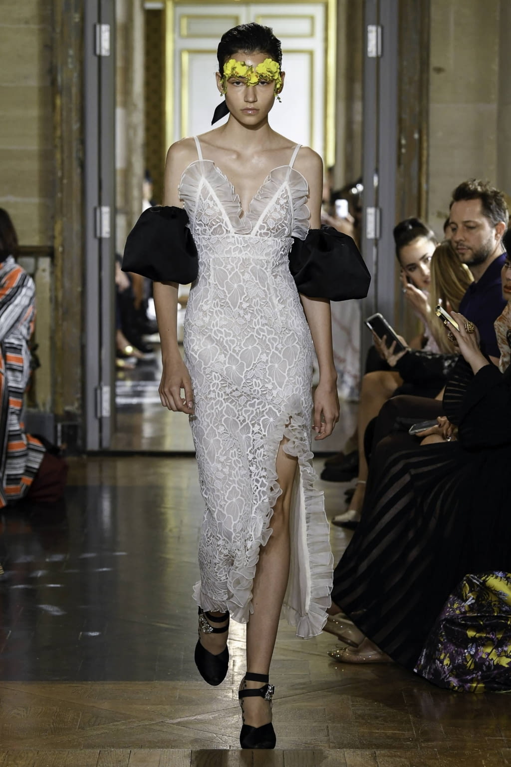 Fashion Week Paris Spring/Summer 2020 look 10 de la collection Giambattista Valli womenswear