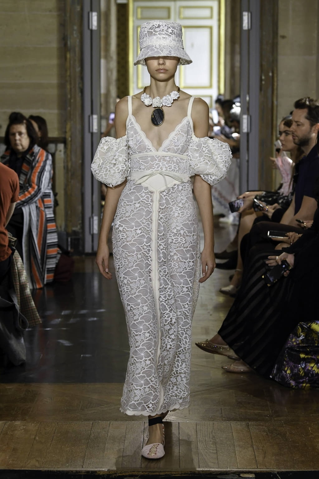 Fashion Week Paris Spring/Summer 2020 look 20 de la collection Giambattista Valli womenswear