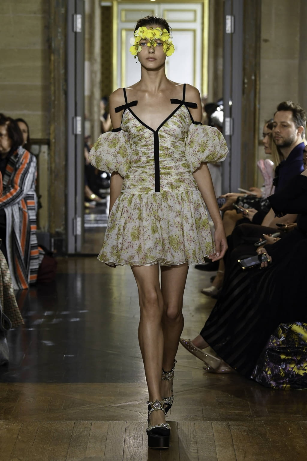 Fashion Week Paris Spring/Summer 2020 look 21 de la collection Giambattista Valli womenswear