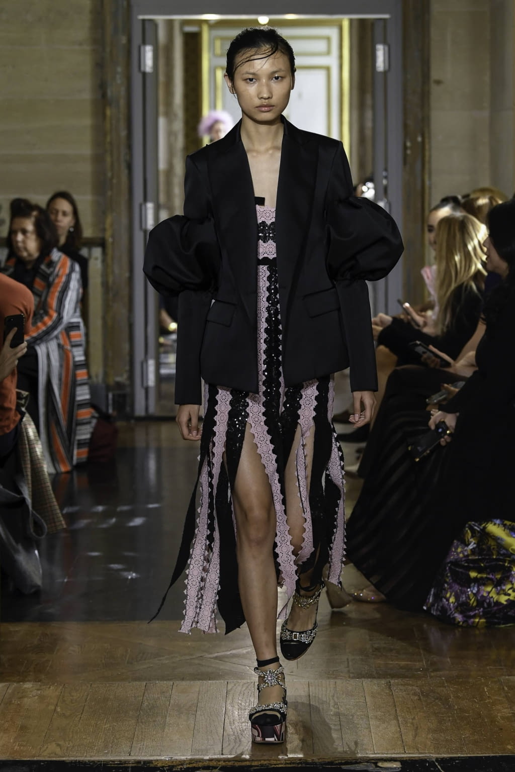 Fashion Week Paris Spring/Summer 2020 look 39 de la collection Giambattista Valli womenswear