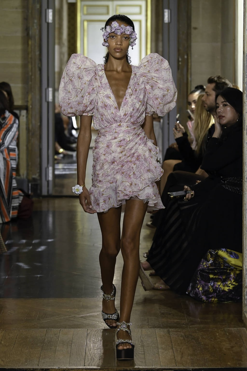 Fashion Week Paris Spring/Summer 2020 look 43 de la collection Giambattista Valli womenswear