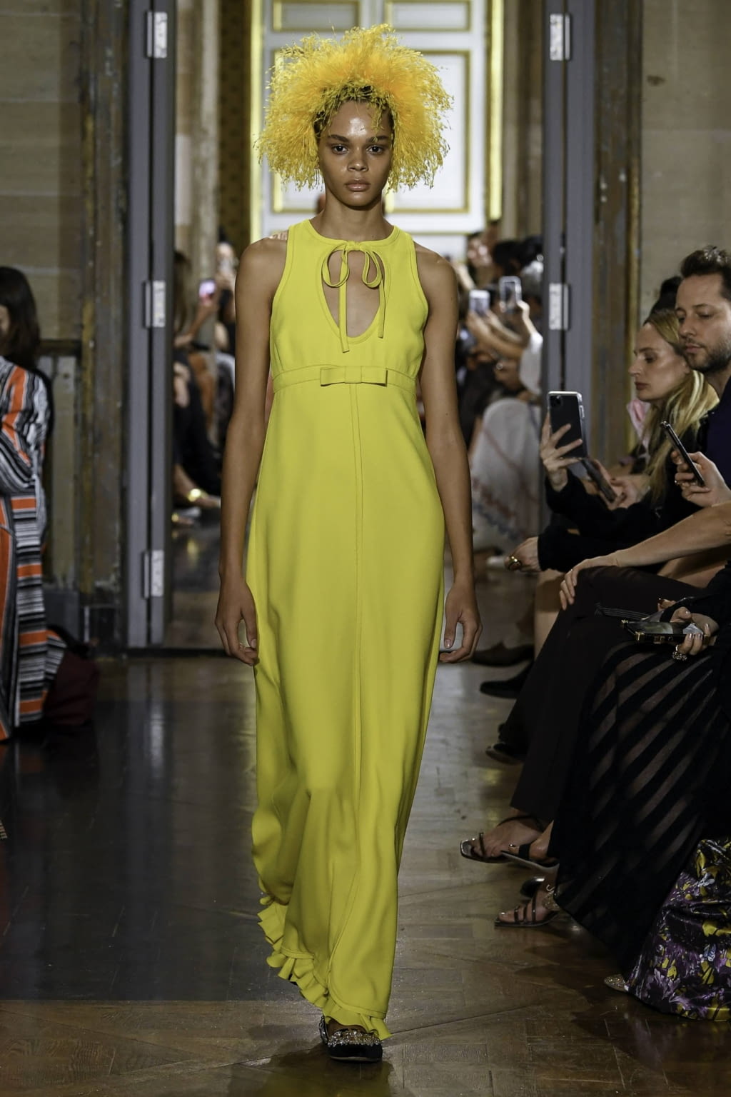 Fashion Week Paris Spring/Summer 2020 look 49 from the Giambattista Valli collection 女装
