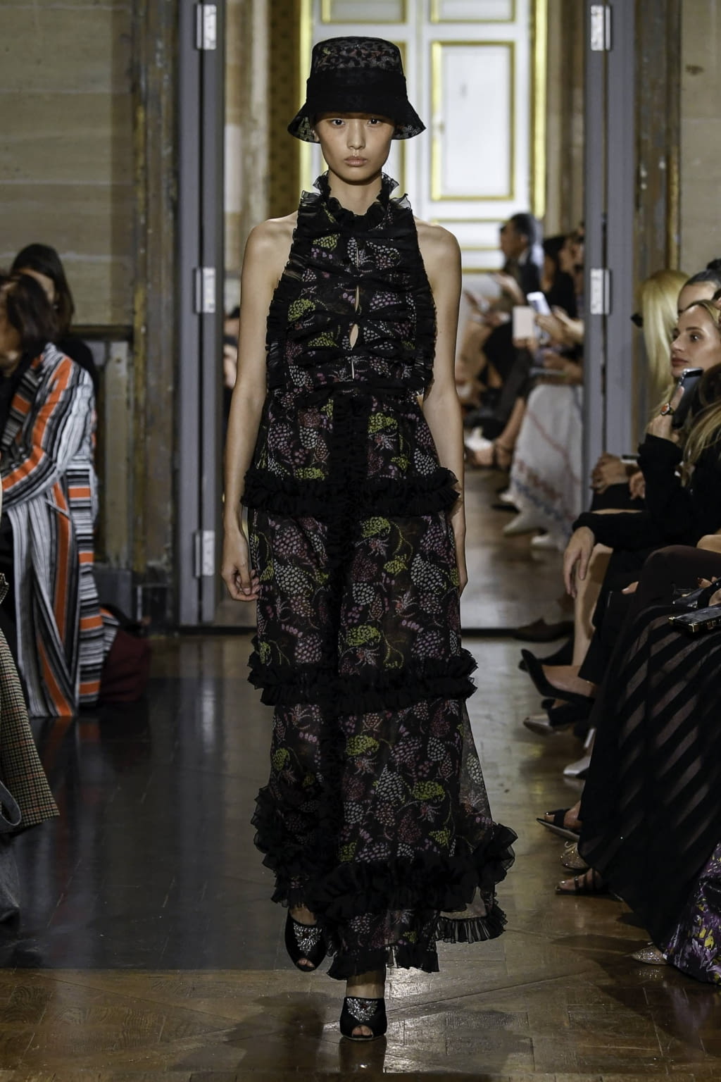 Fashion Week Paris Spring/Summer 2020 look 55 de la collection Giambattista Valli womenswear