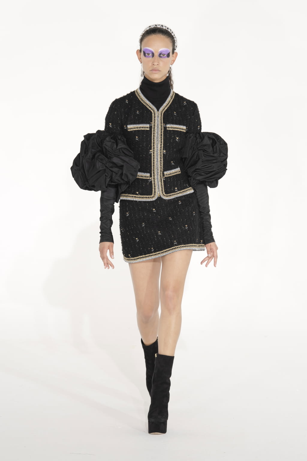 Fashion Week Paris Fall/Winter 2021 look 2 from the Giambattista Valli collection 女装