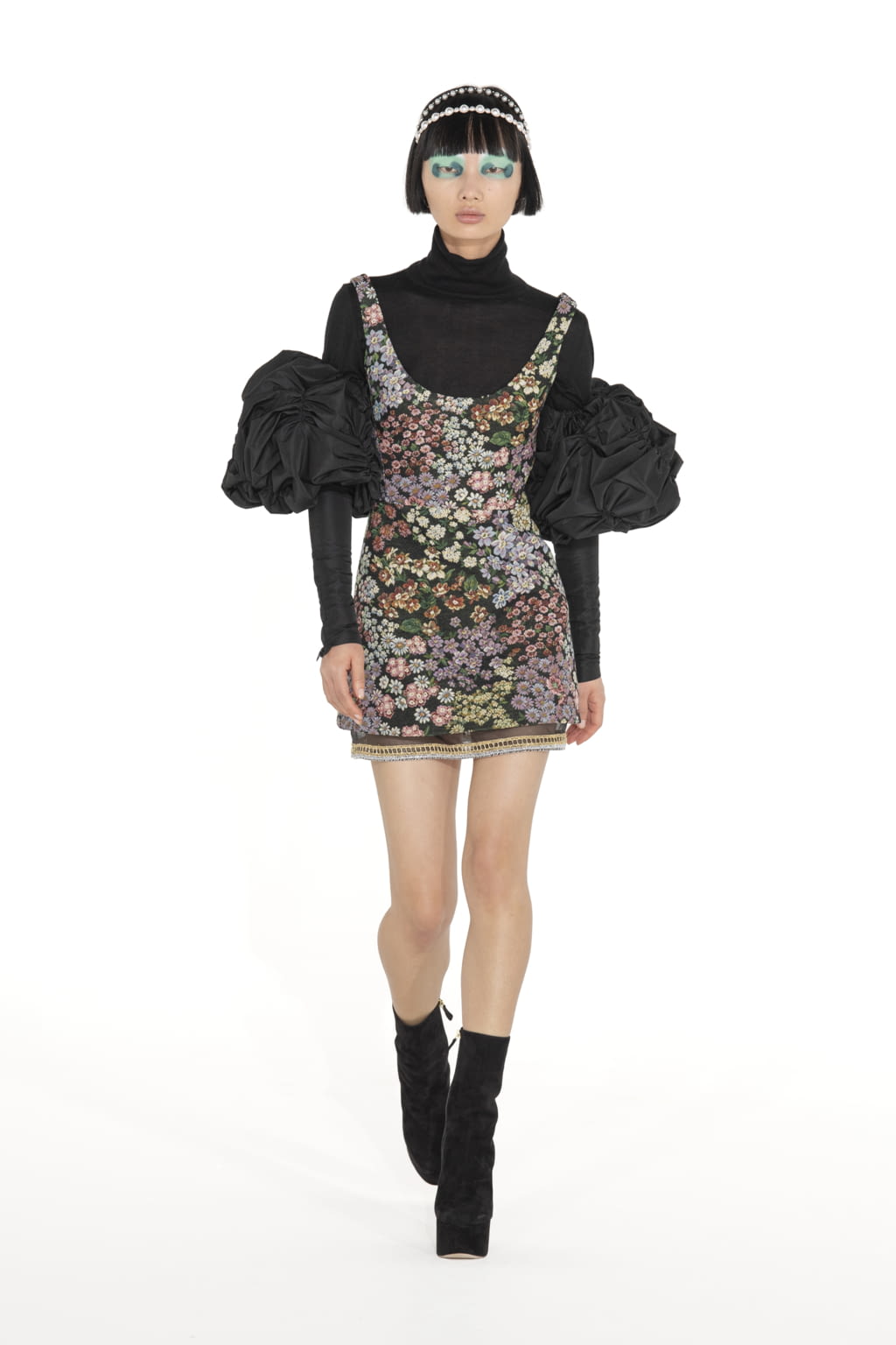 Fashion Week Paris Fall/Winter 2021 look 15 from the Giambattista Valli collection womenswear