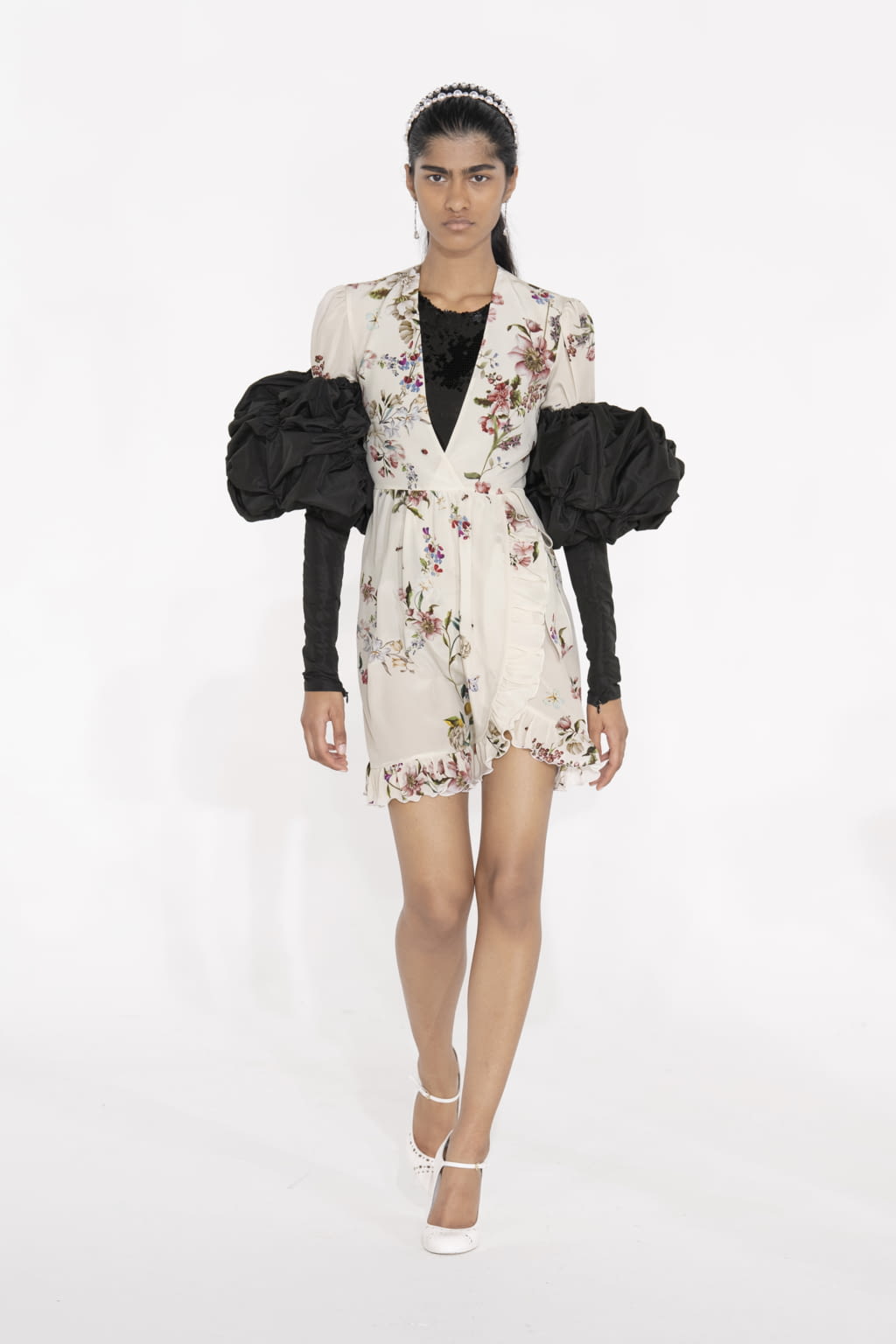 Fashion Week Paris Fall/Winter 2021 look 36 from the Giambattista Valli collection 女装