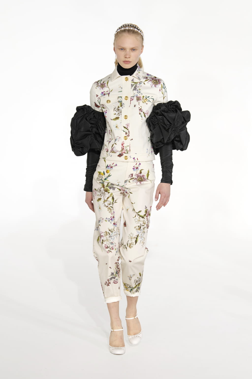 Fashion Week Paris Fall/Winter 2021 look 44 from the Giambattista Valli collection 女装