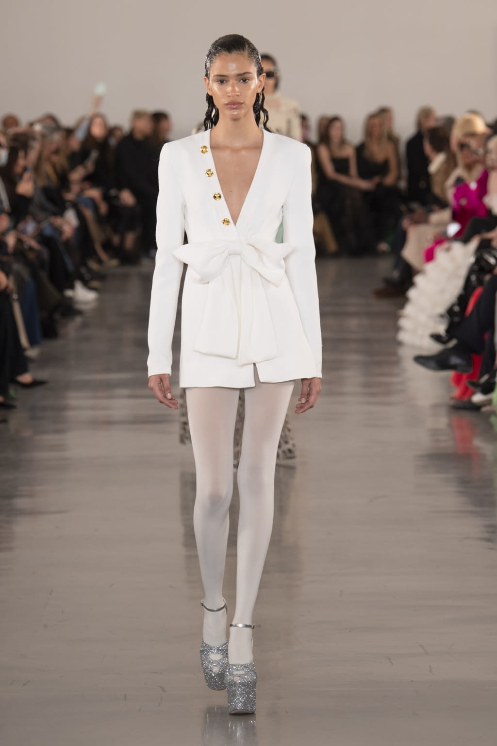 Fashion Week Paris Fall/Winter 2022 look 3 from the Giambattista Valli collection 女装