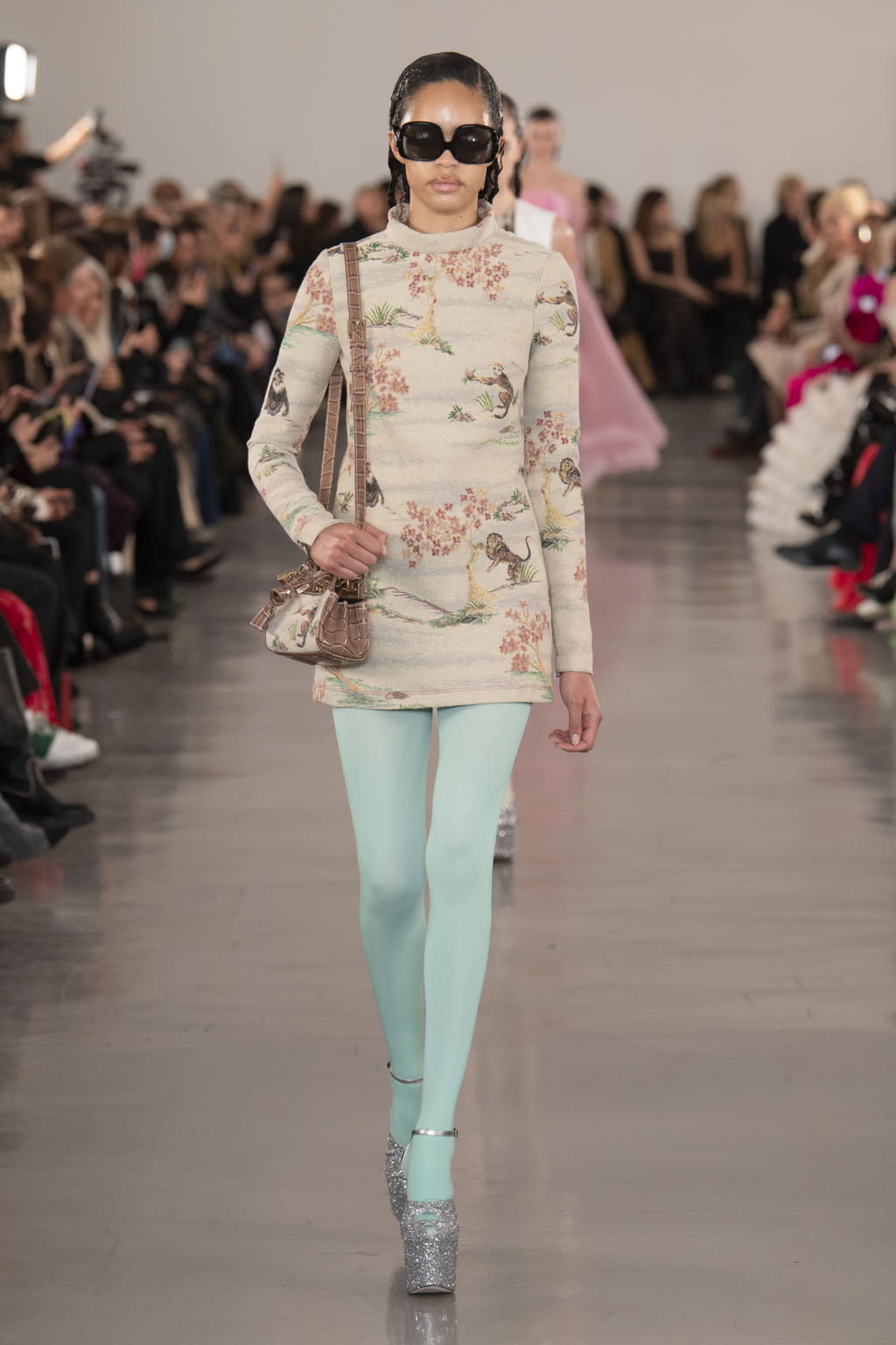 Fashion Week Paris Fall/Winter 2022 look 5 from the Giambattista Valli collection womenswear