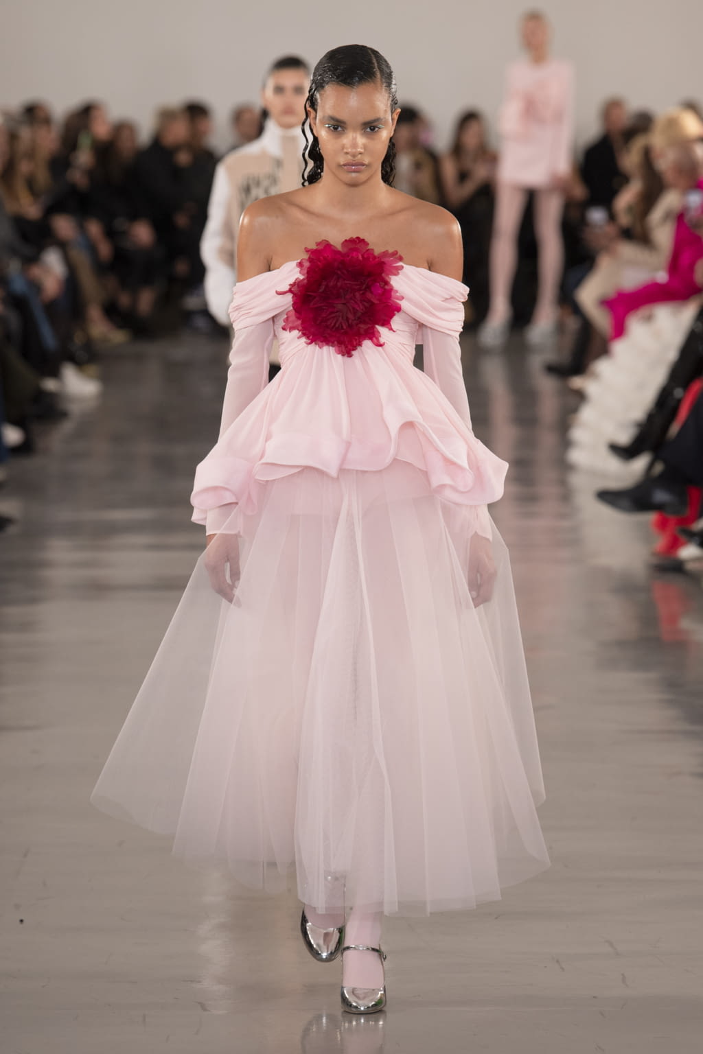 Fashion Week Paris Fall/Winter 2022 look 9 from the Giambattista Valli collection 女装