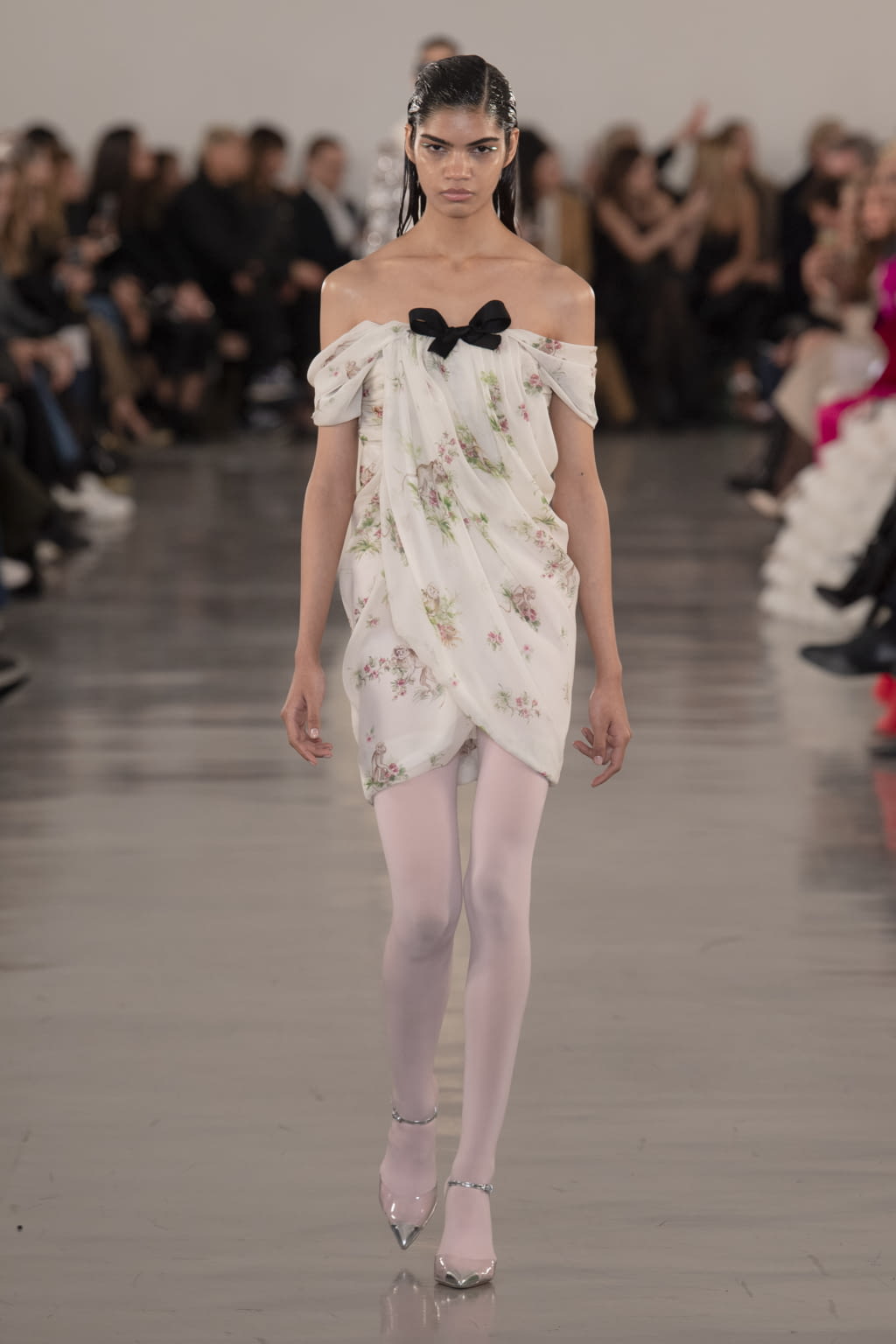 Fashion Week Paris Fall/Winter 2022 look 16 from the Giambattista Valli collection 女装