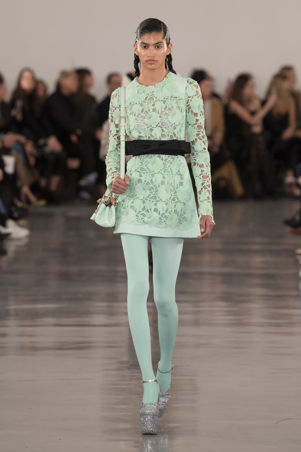 Fashion Week Paris Fall/Winter 2022 look 20 from the Giambattista Valli collection 女装