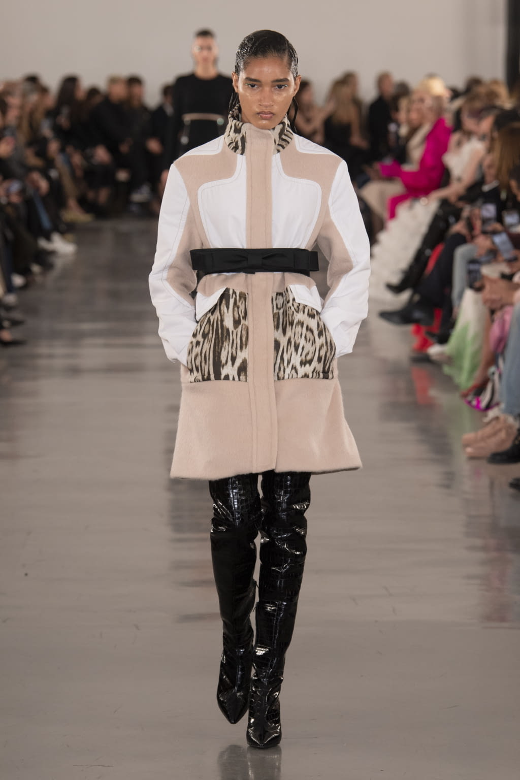 Fashion Week Paris Fall/Winter 2022 look 23 from the Giambattista Valli collection womenswear