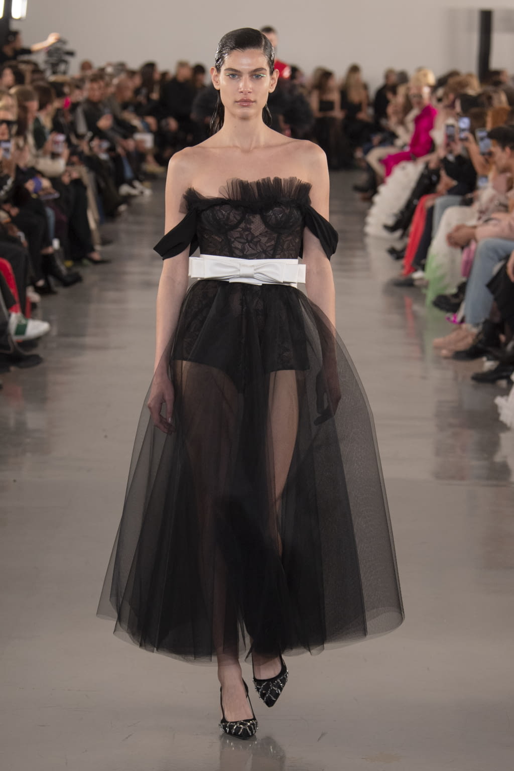 Fashion Week Paris Fall/Winter 2022 look 42 from the Giambattista Valli collection 女装