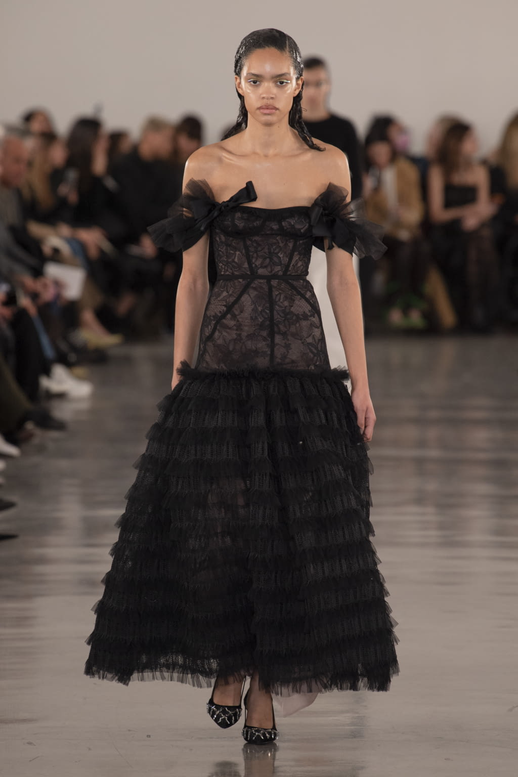 Fashion Week Paris Fall/Winter 2022 look 47 from the Giambattista Valli collection 女装