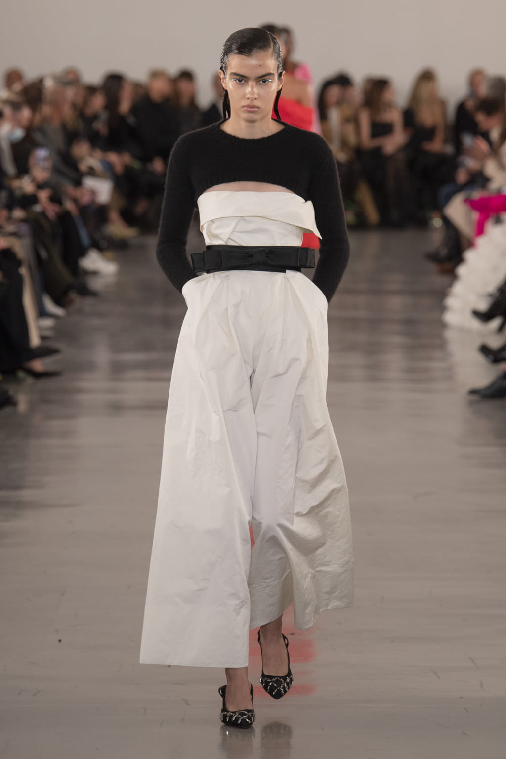 Fashion Week Paris Fall/Winter 2022 look 48 from the Giambattista Valli collection 女装