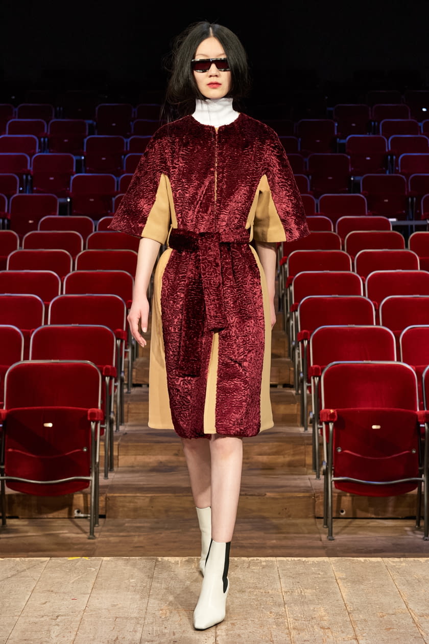 Fashion Week Milan Fall/Winter 2021 look 6 de la collection Gilberto Calzolari womenswear