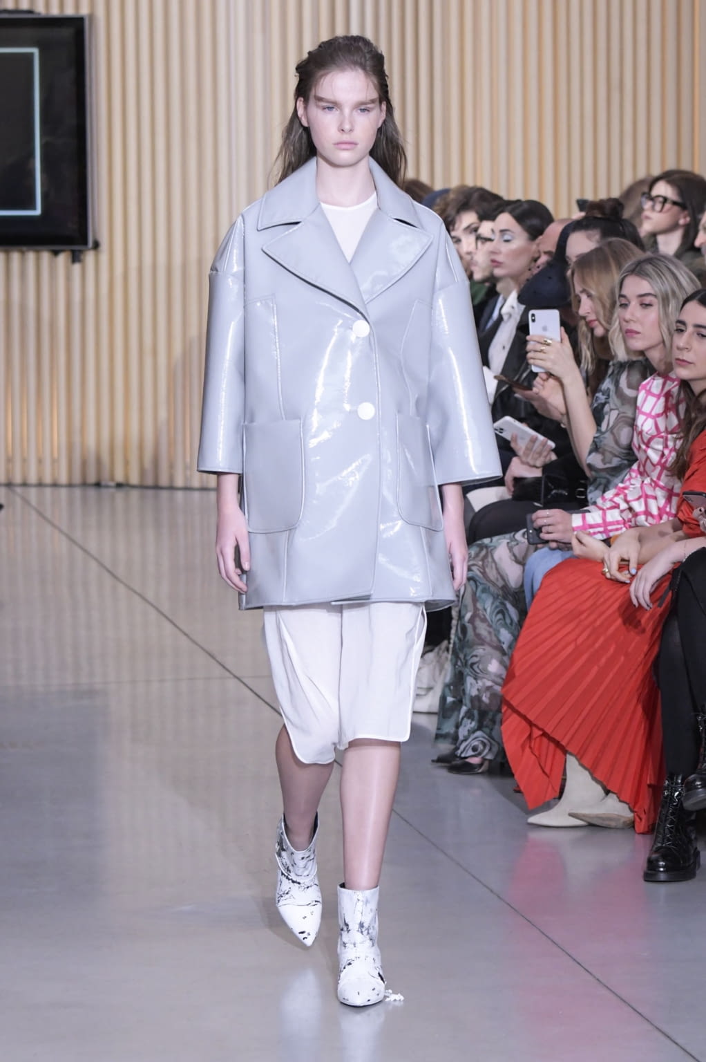 Fashion Week Milan Fall/Winter 2020 look 2 from the Gilberto Calzolari collection womenswear