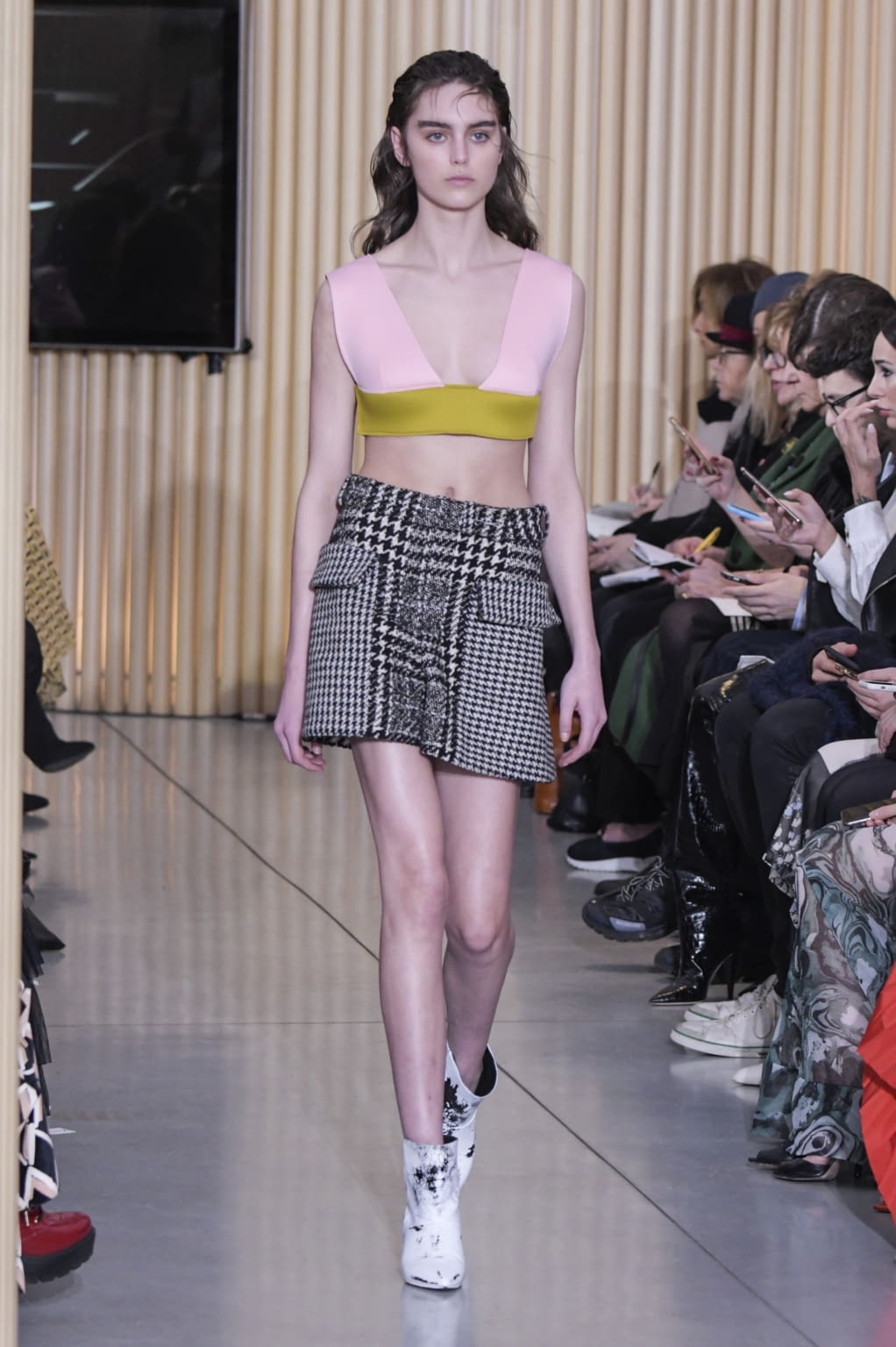 Fashion Week Milan Fall/Winter 2020 look 8 de la collection Gilberto Calzolari womenswear