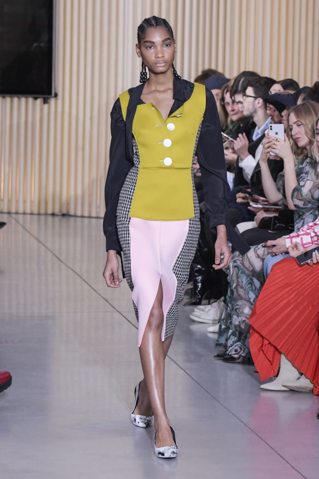 Fashion Week Milan Fall/Winter 2020 look 9 from the Gilberto Calzolari collection womenswear