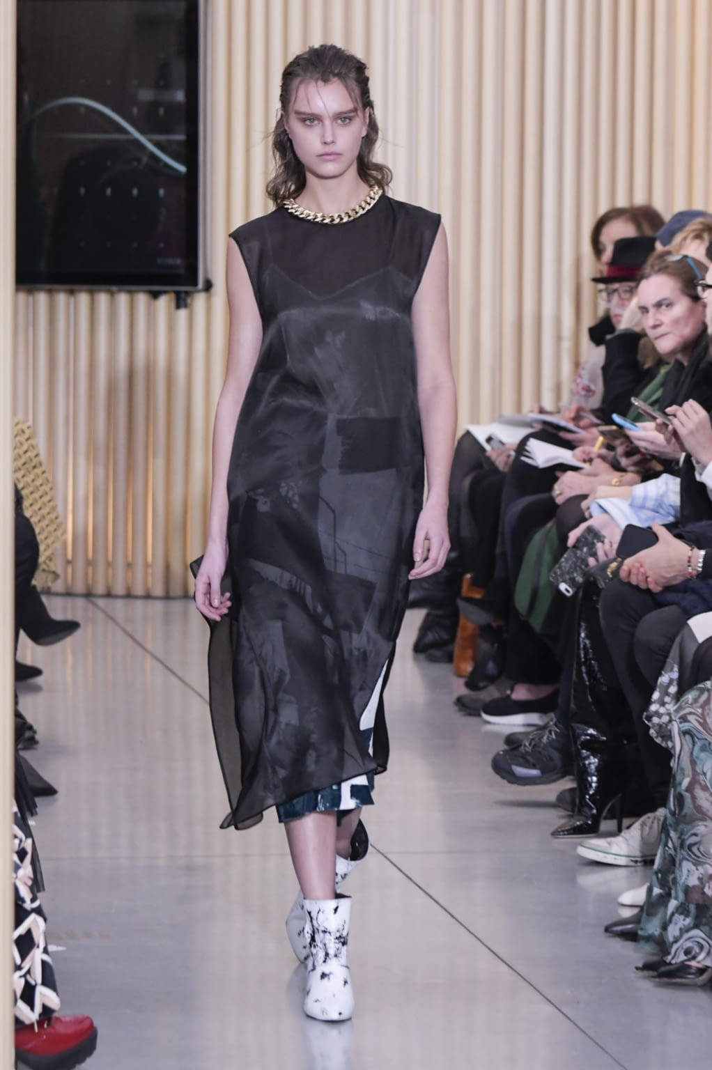 Fashion Week Milan Fall/Winter 2020 look 15 from the Gilberto Calzolari collection womenswear