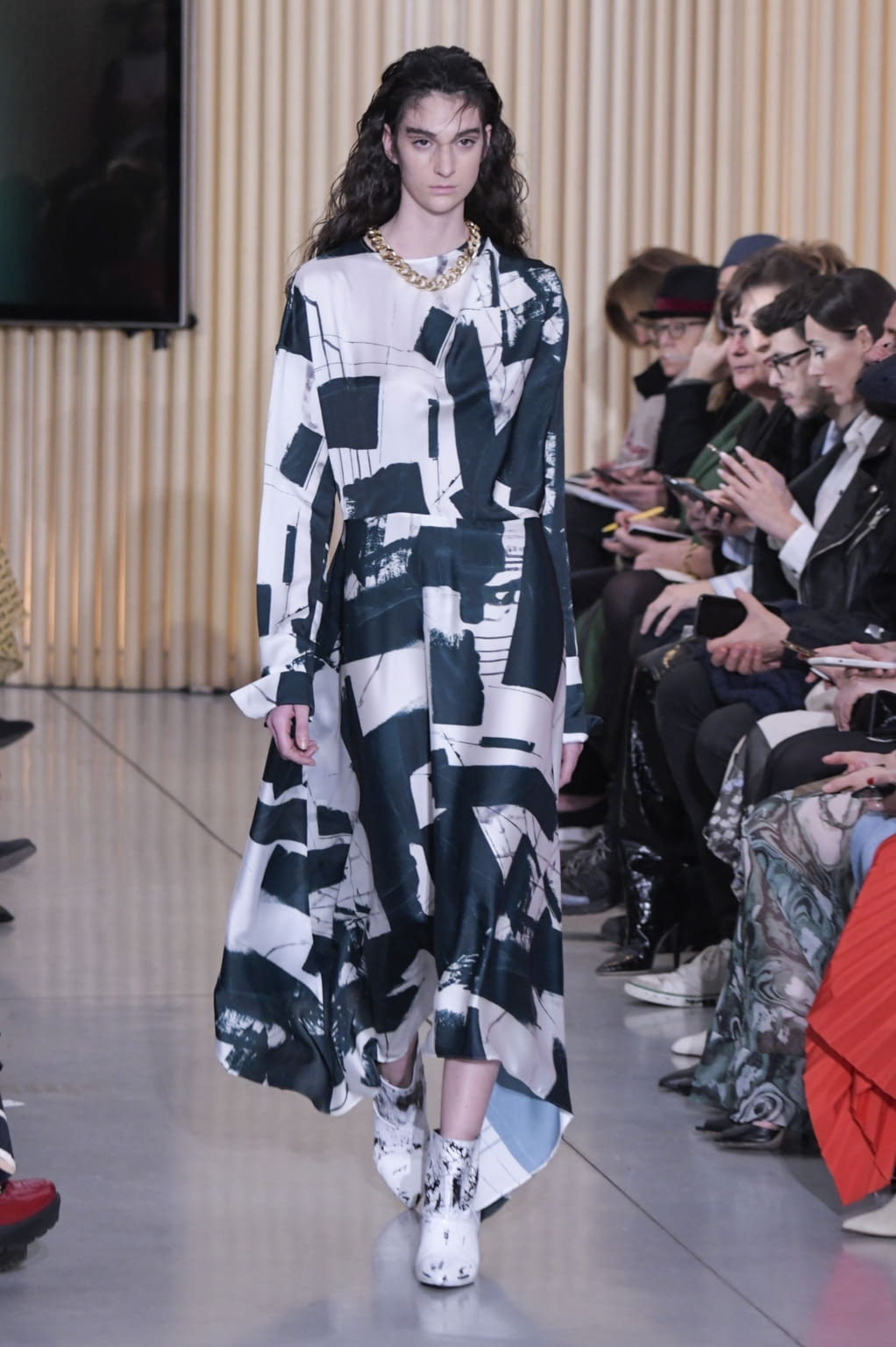 Fashion Week Milan Fall/Winter 2020 look 21 from the Gilberto Calzolari collection 女装