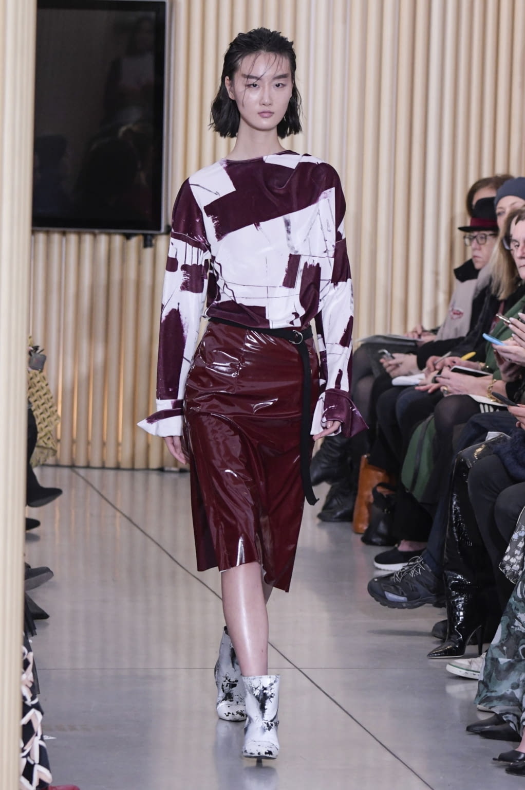 Fashion Week Milan Fall/Winter 2020 look 23 from the Gilberto Calzolari collection womenswear