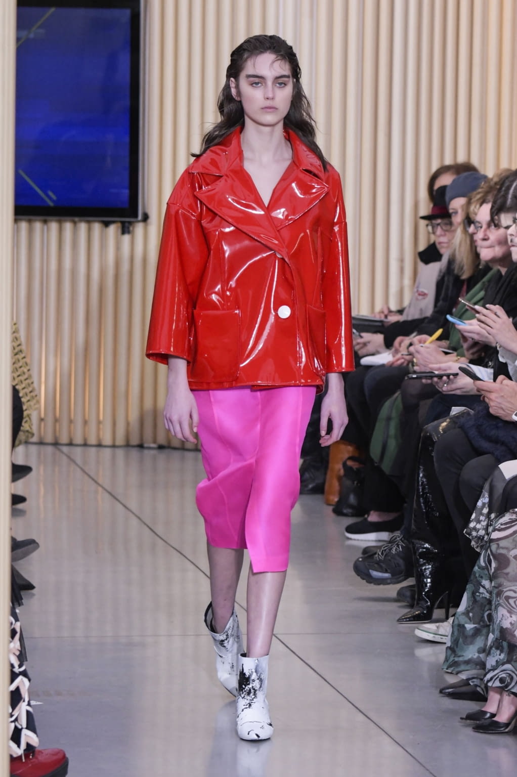 Fashion Week Milan Fall/Winter 2020 look 24 from the Gilberto Calzolari collection womenswear