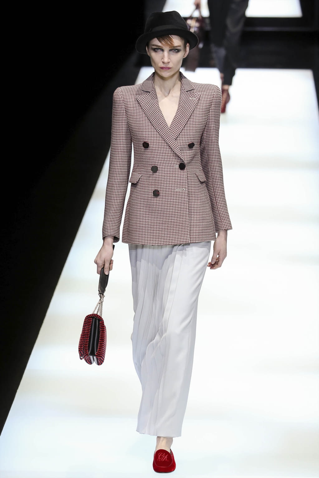 Fashion Week Milan Fall/Winter 2017 look 7 from the Giorgio Armani collection 女装