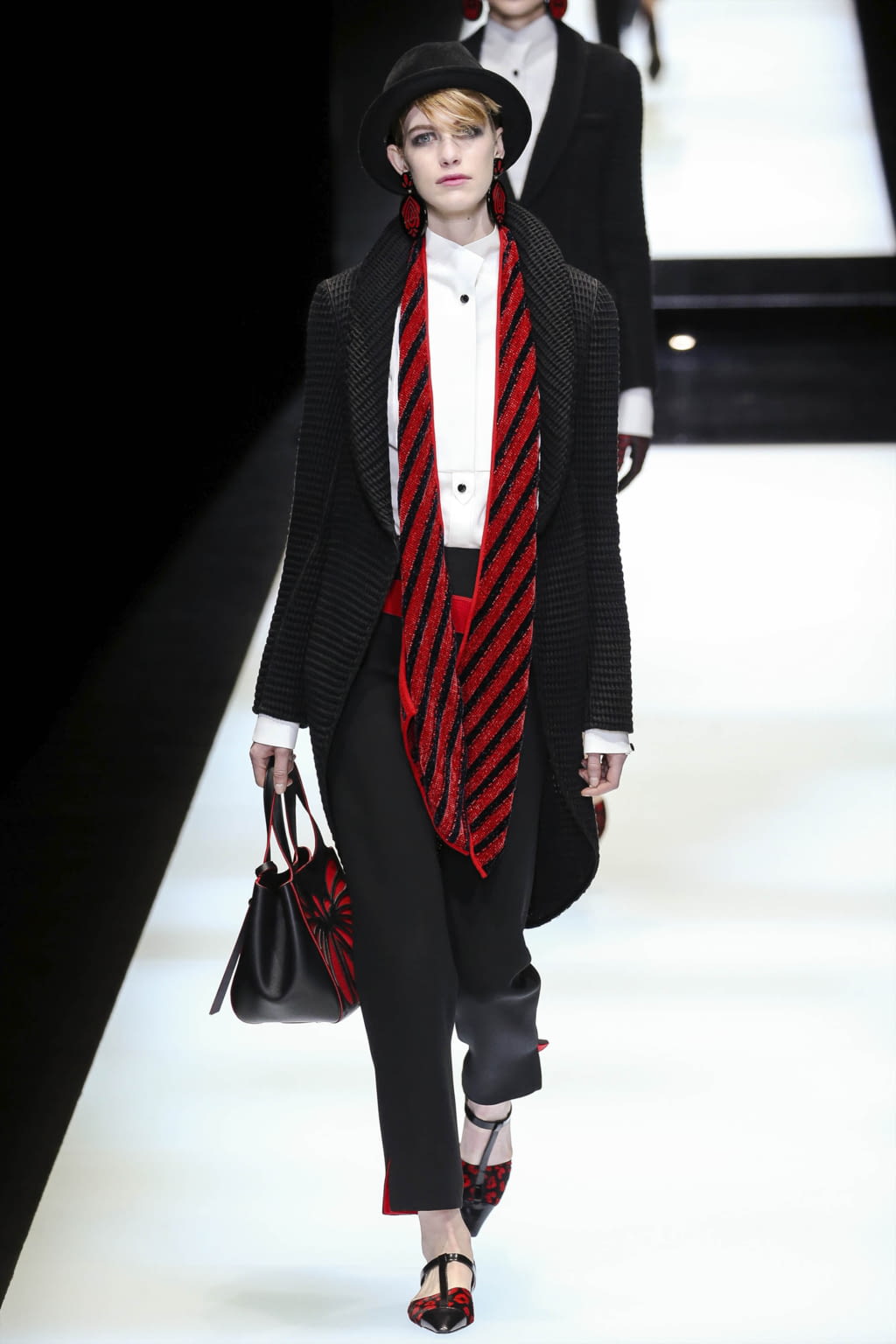 Fashion Week Milan Fall/Winter 2017 look 15 from the Giorgio Armani collection 女装