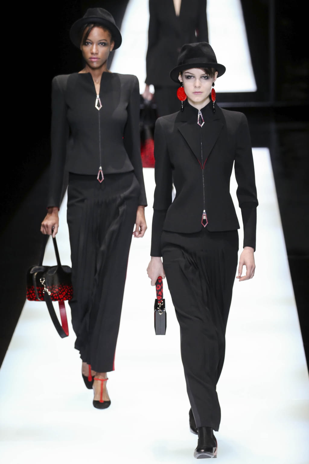 Fashion Week Milan Fall/Winter 2017 look 19 from the Giorgio Armani collection womenswear