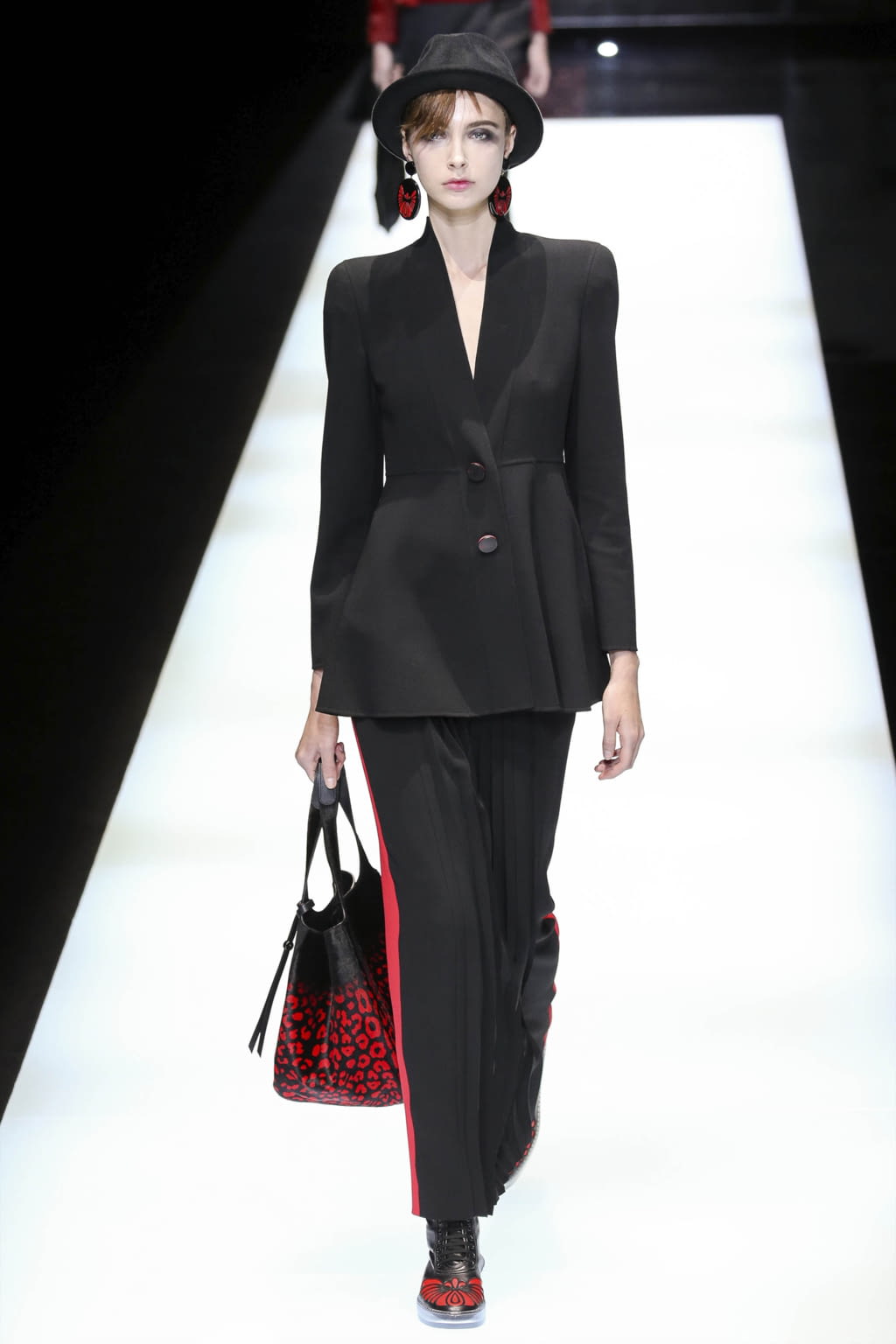 Fashion Week Milan Fall/Winter 2017 look 20 from the Giorgio Armani collection 女装