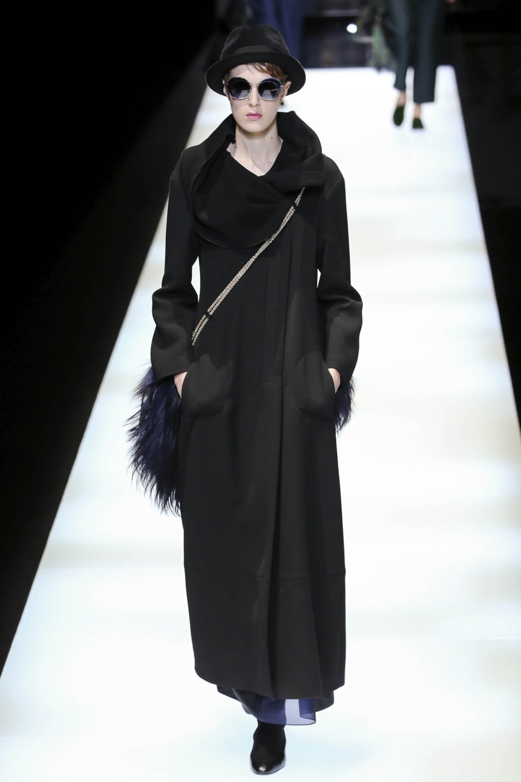 Fashion Week Milan Fall/Winter 2017 look 24 from the Giorgio Armani collection 女装