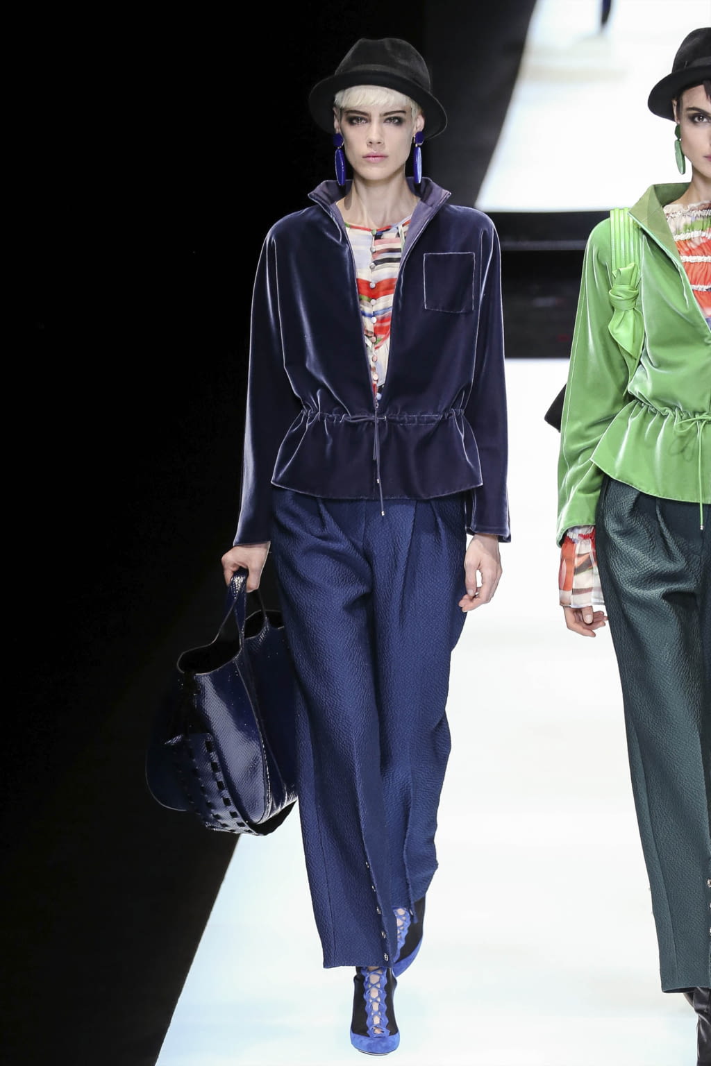 Fashion Week Milan Fall/Winter 2017 look 35 from the Giorgio Armani collection womenswear