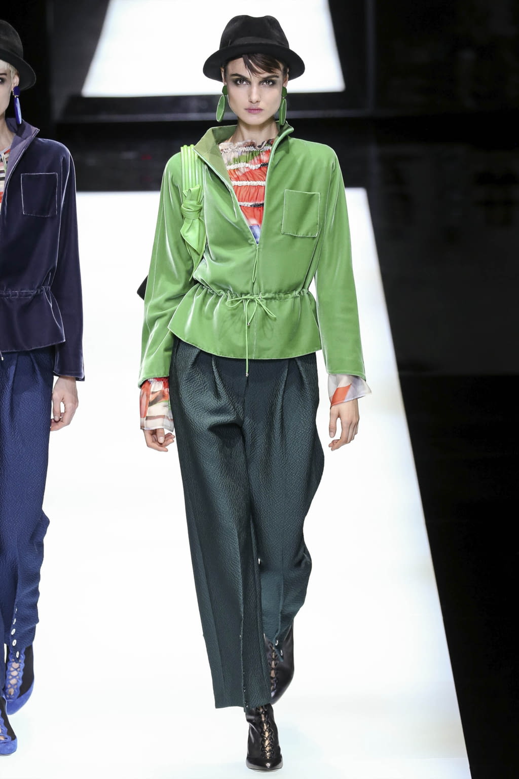 Fashion Week Milan Fall/Winter 2017 look 36 from the Giorgio Armani collection womenswear