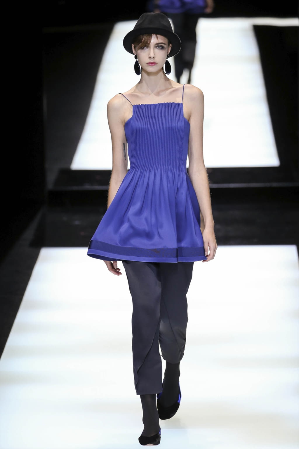 Fashion Week Milan Fall/Winter 2017 look 56 from the Giorgio Armani collection womenswear