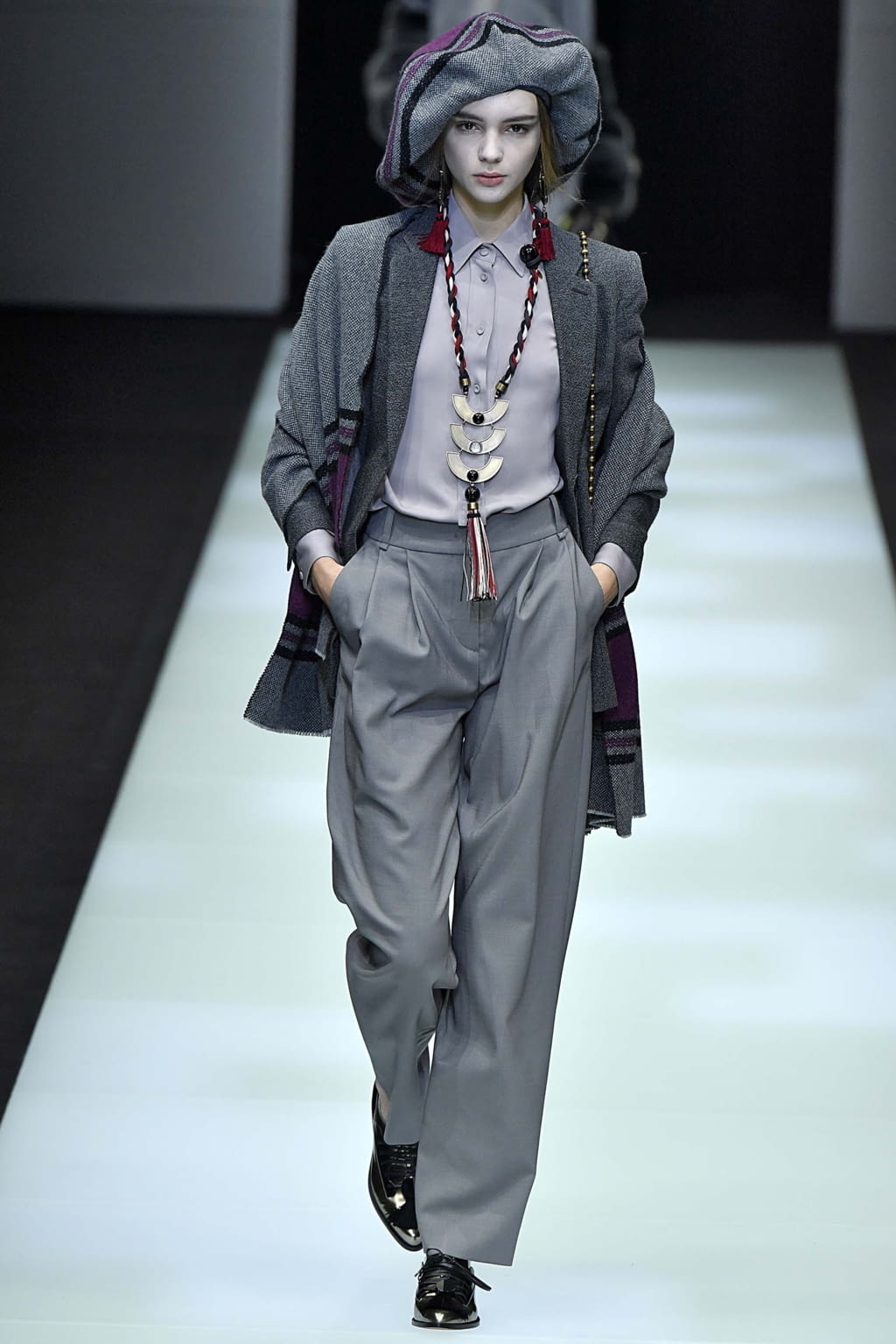 Fashion Week Milan Fall/Winter 2018 look 13 de la collection Giorgio Armani womenswear