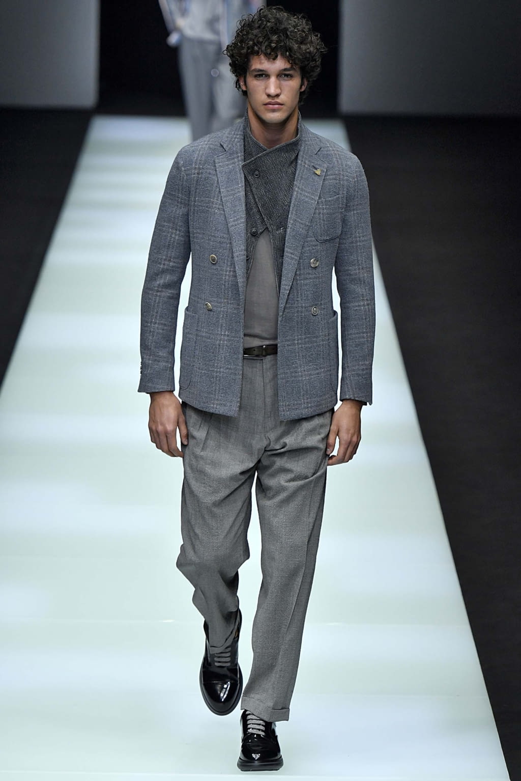 Fashion Week Milan Fall/Winter 2018 look 18 from the Giorgio Armani collection womenswear