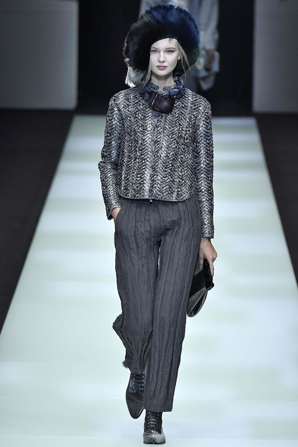 Fashion Week Milan Fall/Winter 2018 look 27 from the Giorgio Armani collection 女装