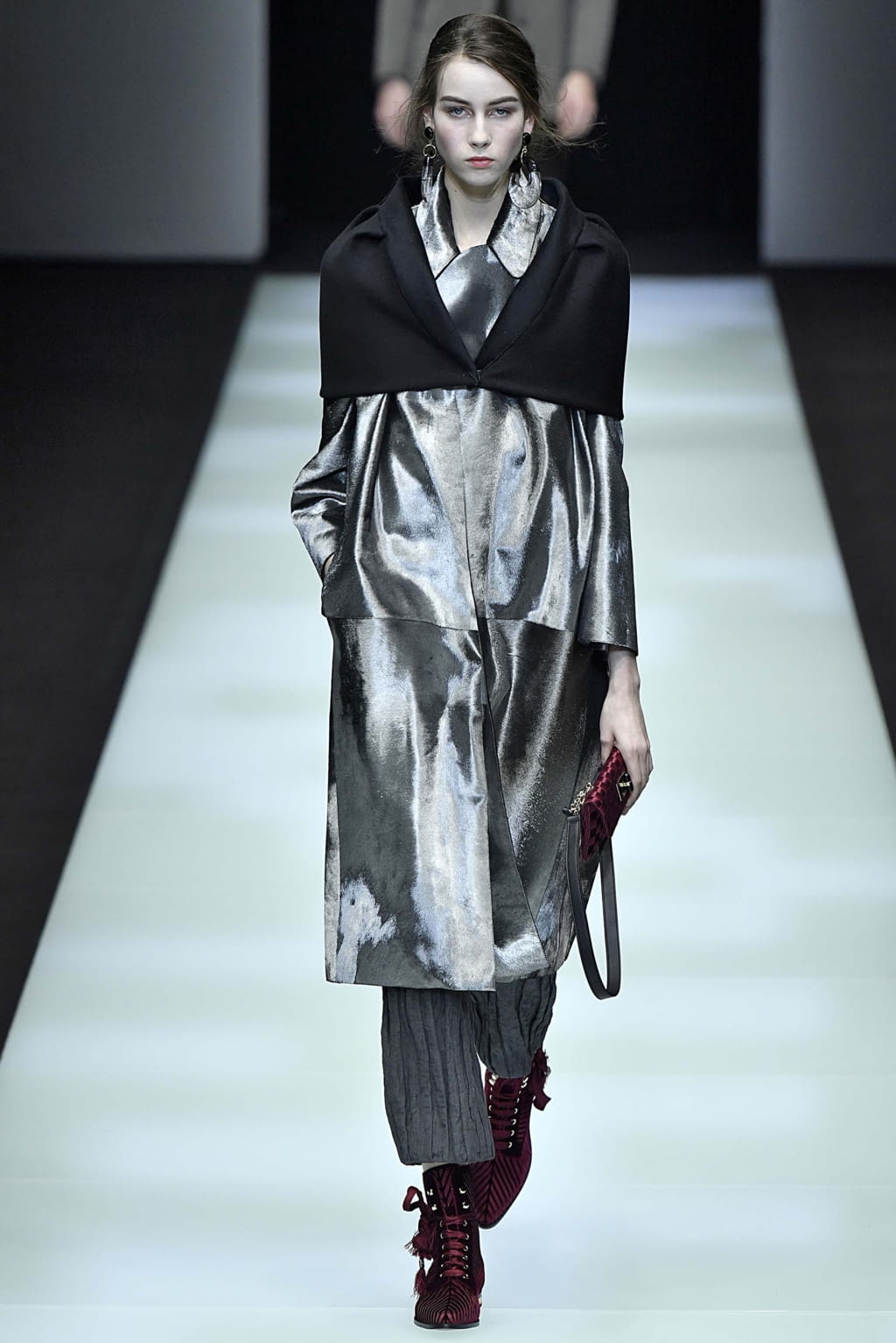 Fashion Week Milan Fall/Winter 2018 look 30 from the Giorgio Armani collection 女装