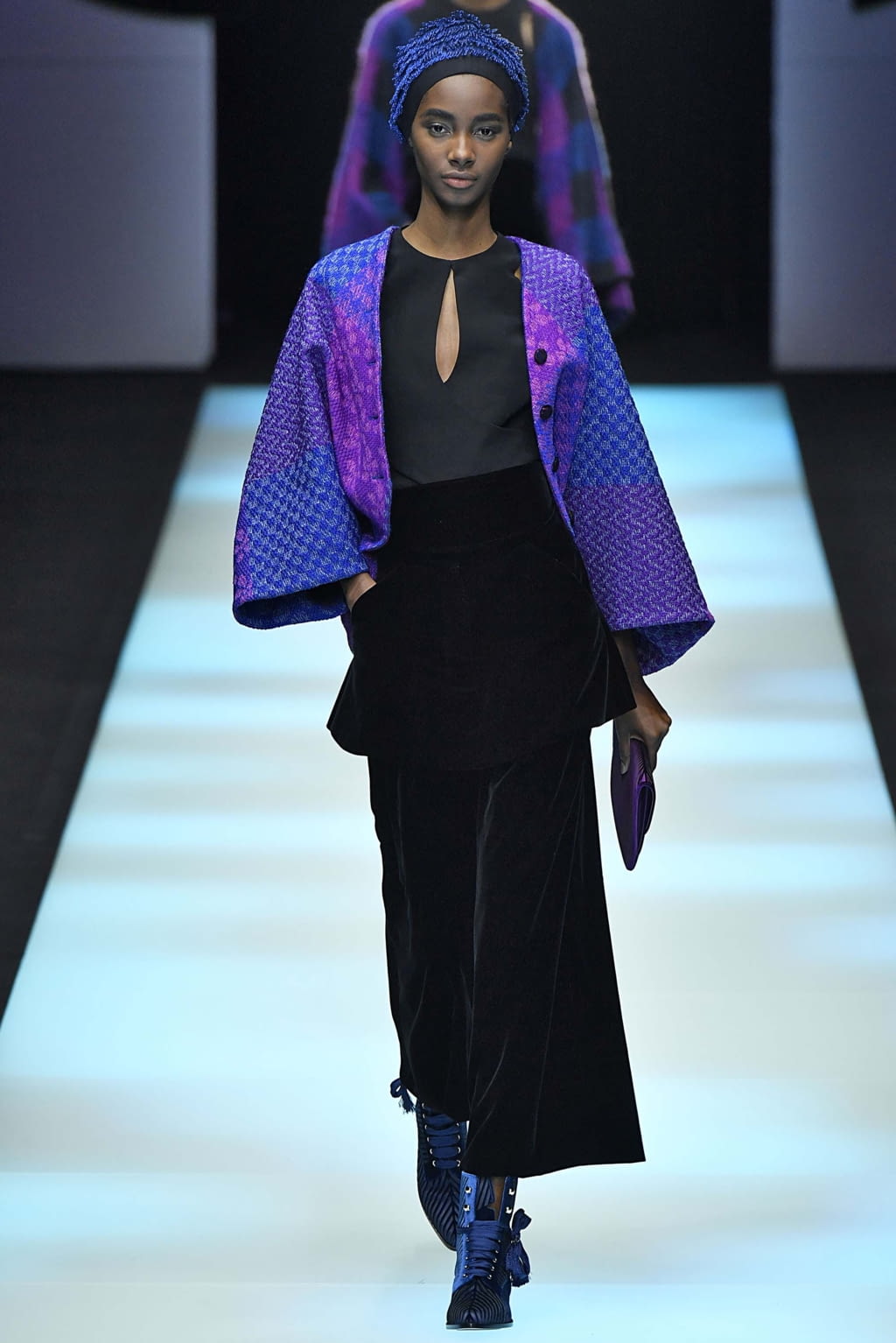 Fashion Week Milan Fall/Winter 2018 look 38 from the Giorgio Armani collection womenswear