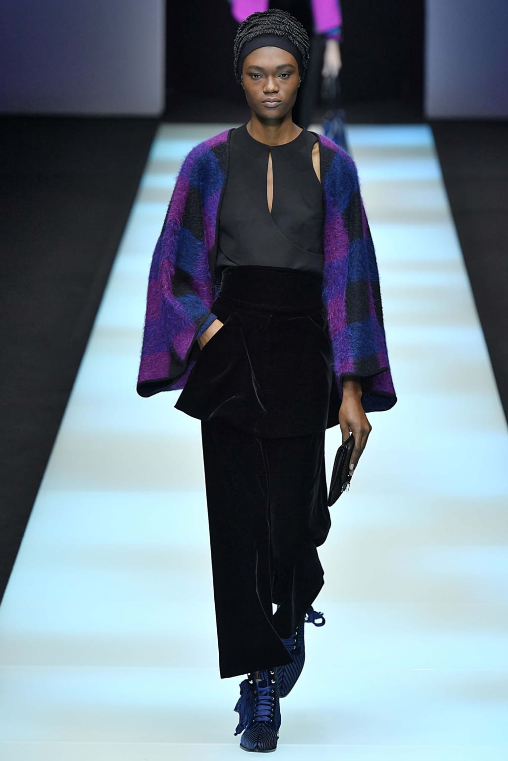 Fashion Week Milan Fall/Winter 2018 look 39 from the Giorgio Armani collection womenswear