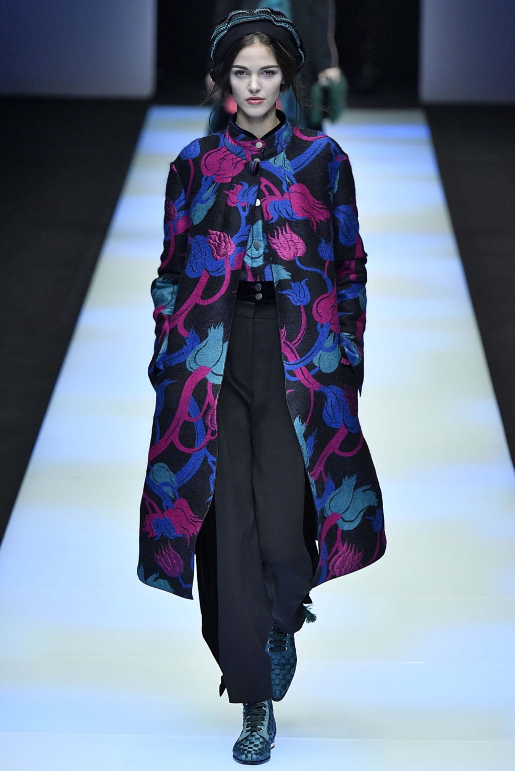 Fashion Week Milan Fall/Winter 2018 look 57 de la collection Giorgio Armani womenswear