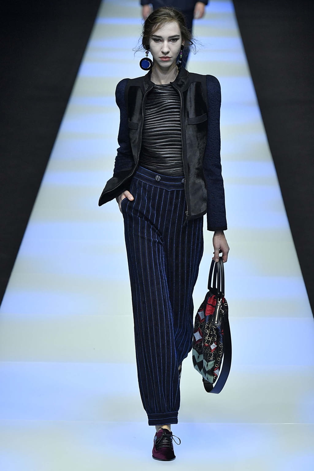Fashion Week Milan Fall/Winter 2018 look 60 from the Giorgio Armani collection womenswear