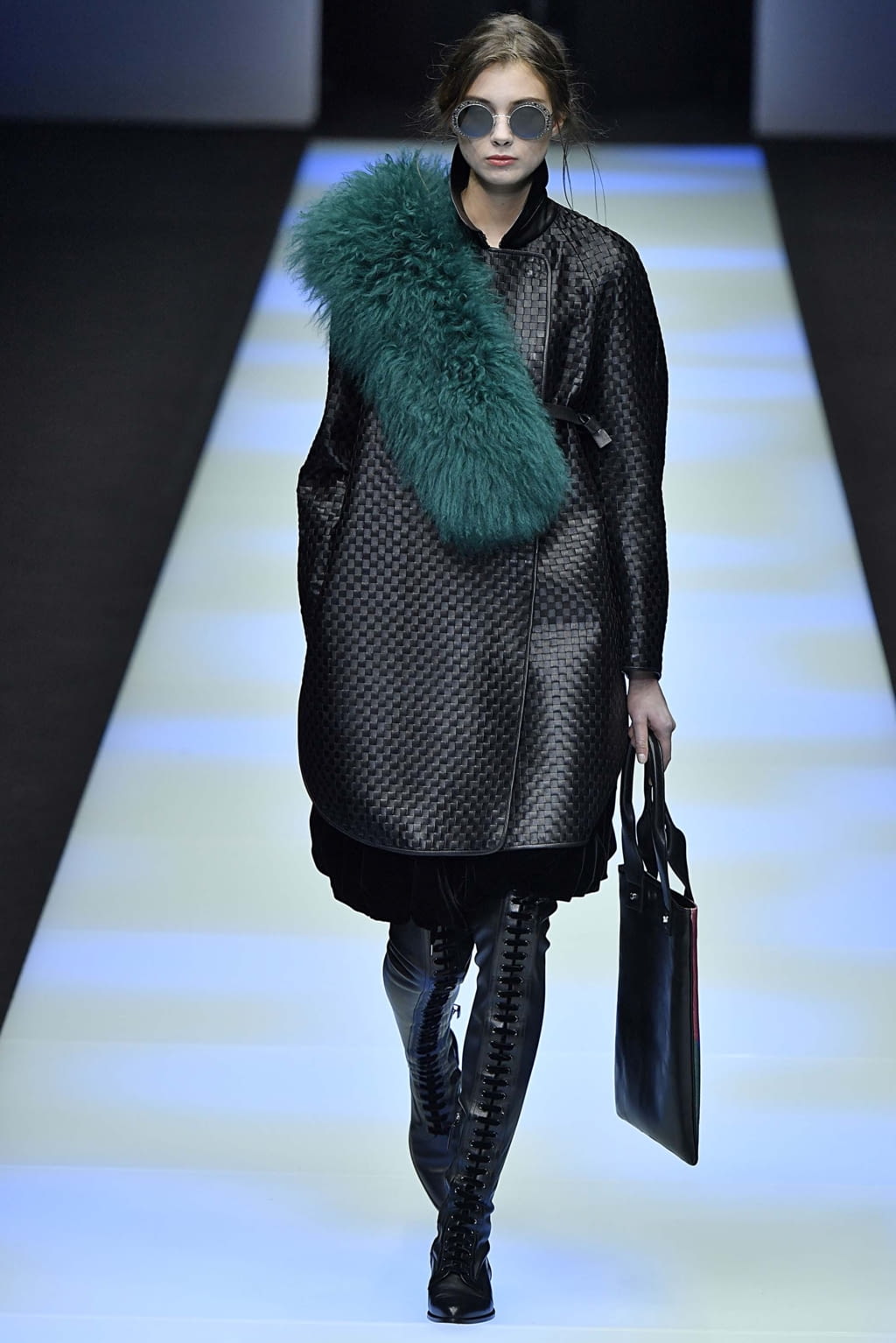 Fashion Week Milan Fall/Winter 2018 look 63 from the Giorgio Armani collection womenswear