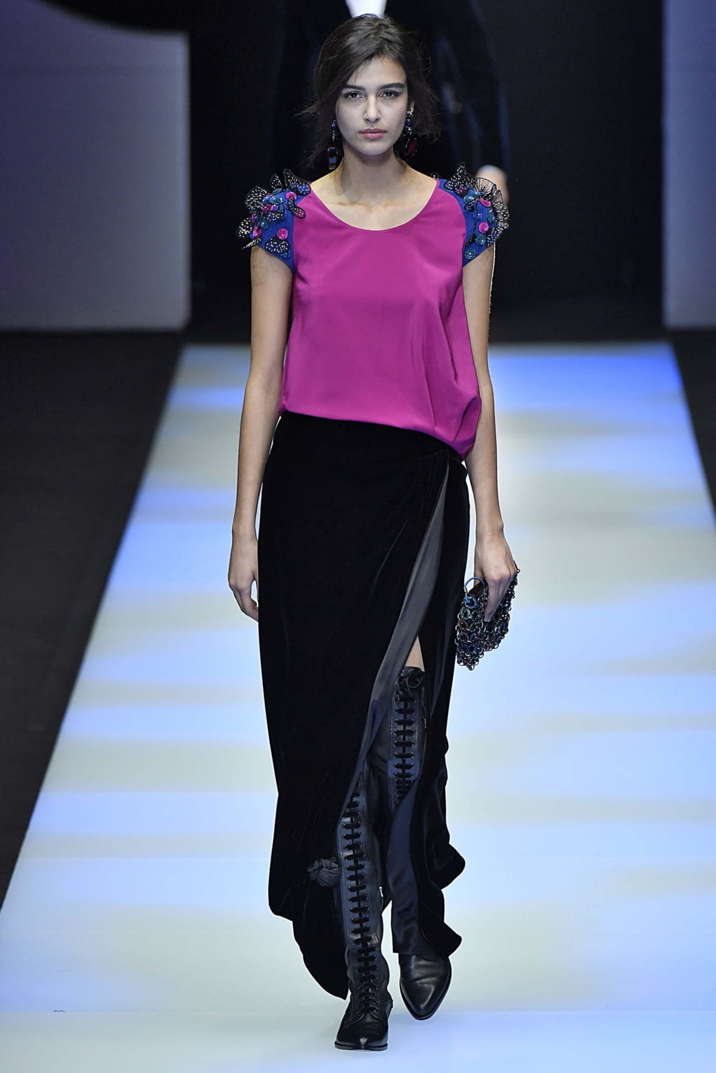 Fashion Week Milan Fall/Winter 2018 look 71 de la collection Giorgio Armani womenswear